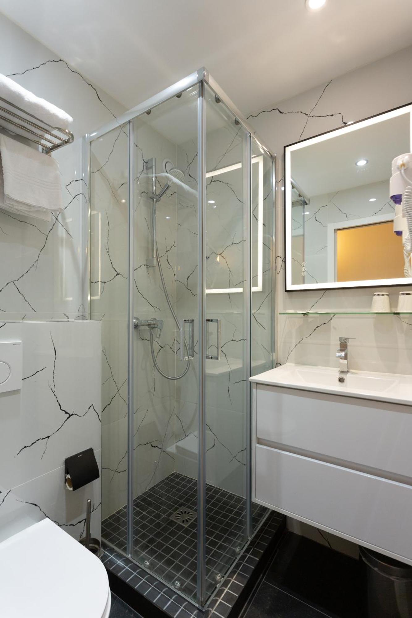 Hotel Leonard De Vinci 75011 Παρίσι Εξωτερικό φωτογραφία
